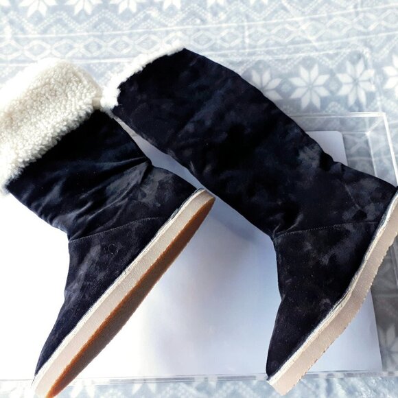 NWT Stuart Weitzman black suede shearling bootie - Picture 7 of 9